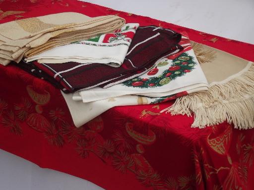 photo of vintage Christmas tablecloths lot, holiday prints and mid-century mod gold #1