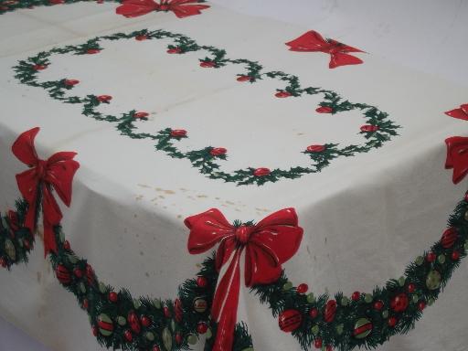 photo of vintage Christmas tablecloths lot, holiday prints and mid-century mod gold #5