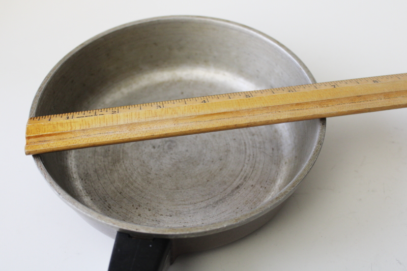 photo of vintage Club aluminum sauce pan pint size pot w/ lid & small skillet, cookware for 1 or 2 #11