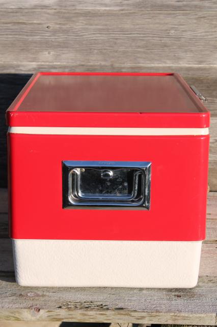 photo of vintage Coleman ice chest w/ metal handles, retro 60s 70s cooler for soda pop or beer #8