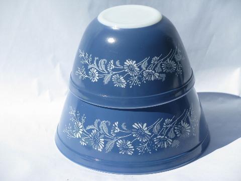 photo of vintage Colonial mist blue & white flower print Pyrex glass nesting bowls #1