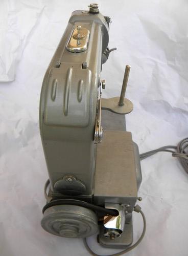 photo of vintage Compac sewing machine for restoration or parts #4