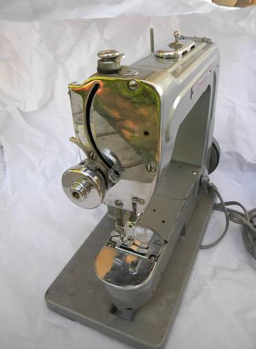 photo of vintage Compac sewing machine for restoration or parts #5