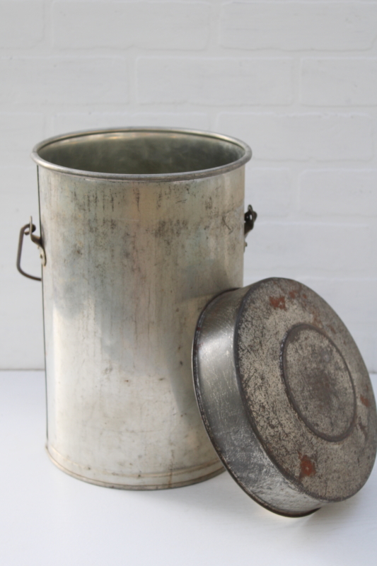 photo of vintage Cream City metal dairy pail, cream can or milk bucket w/ sturdy bail handle & lid #7