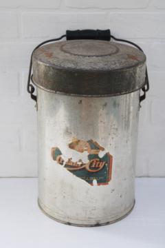 catalog photo of vintage Cream City metal dairy pail, cream can or milk bucket w/ sturdy bail handle & lid