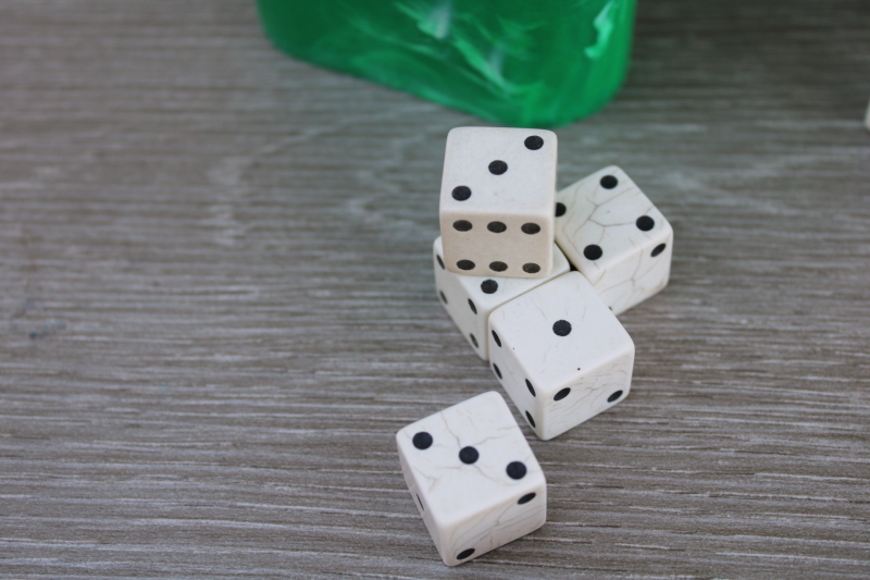 photo of vintage Crisloid dice games complete set w/ die and instructions, unusual dice plastic cups #2