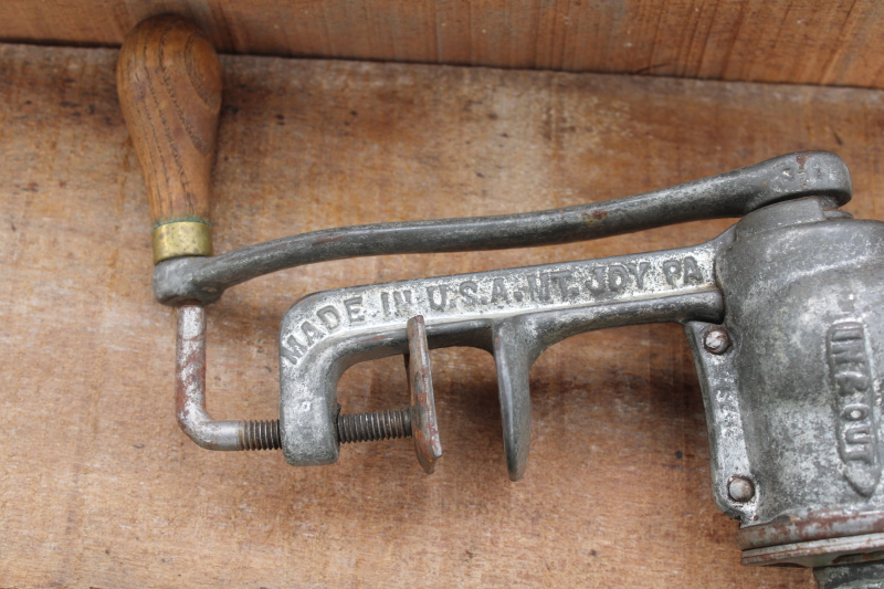 photo of vintage DeLuxe New Standard cast iron meat grinder food chopper, Mount Joy Pennsylvania  #6