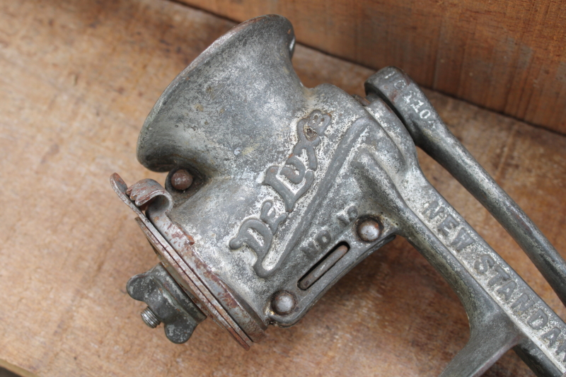 photo of vintage DeLuxe New Standard cast iron meat grinder food chopper, Mount Joy Pennsylvania  #7