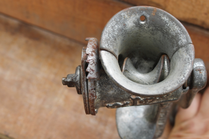 photo of vintage DeLuxe New Standard cast iron meat grinder food chopper, Mount Joy Pennsylvania  #9