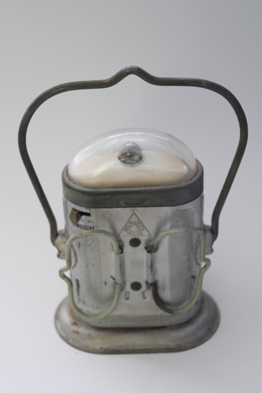photo of vintage Delta Electric Juniorlite battery lantern flashlight two light lamp w/ handle #5