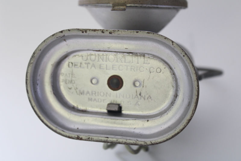 photo of vintage Delta Electric Juniorlite battery lantern flashlight two light lamp w/ handle #8