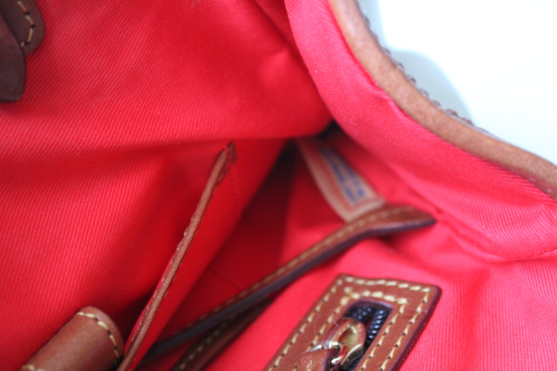 photo of vintage Dooney & Bourke white all weather leather doctors bag, large purse w/ shoulder strap #2