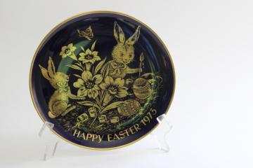 catalog photo of vintage Easter 1975 china plate, cobalt blue w/ gold bunnies & eggs Western Germany