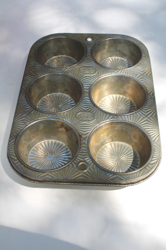 photo of vintage Ekco Ovenex starburst pattern textured metal muffin or cupcake pan #1