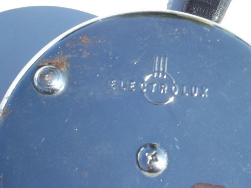 photo of vintage Electrolux extension cord, retractable electrical cord reel #4
