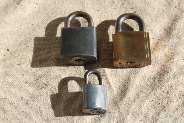 photo of vintage Elgin locks, old brass & steel padlocks, locked without keys #2