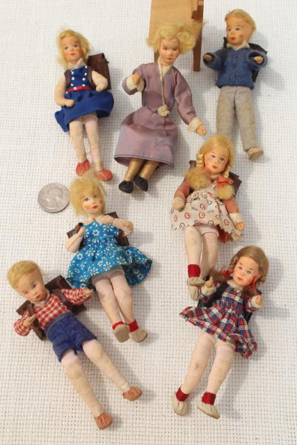 photo of vintage Erna Meyer dollhouse dolls, poseable miniature doll one-room school children & teacher #10