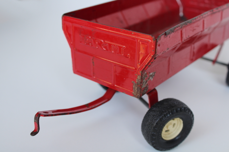 photo of vintage Ertl metal truck tractor trailer wagon, classic red farmhouse style holiday decor #3