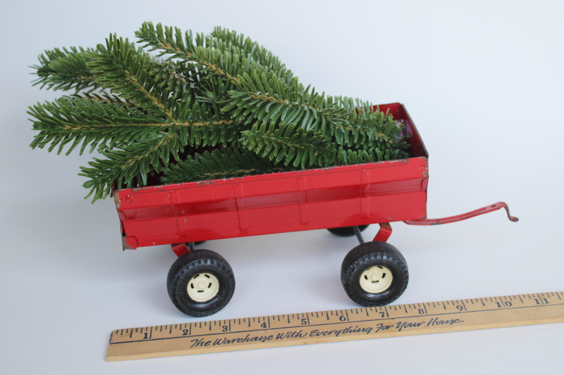 photo of vintage Ertl metal truck tractor trailer wagon, classic red farmhouse style holiday decor #5