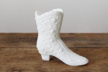 vintage Fenton milk glass boot, figurine or tiny vase daisy & button glass 