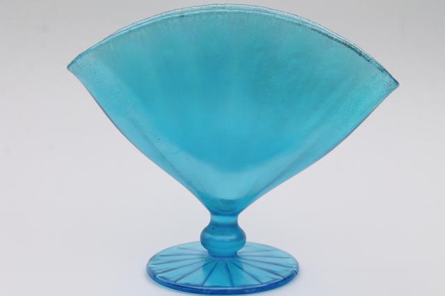 photo of vintage Fenton stretch glass fan vases, celeste blue & vaseline yellow topaz art glass #2