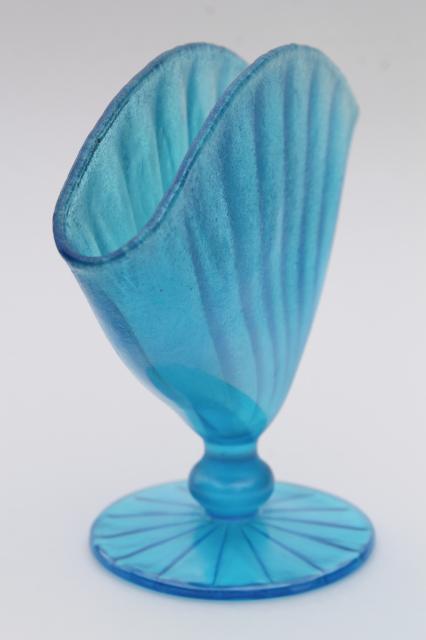 photo of vintage Fenton stretch glass fan vases, celeste blue & vaseline yellow topaz art glass #3