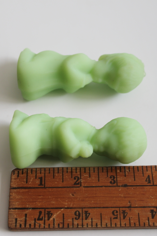 photo of vintage Fenton uranium green custard glass figurines, little boy & girl saying prayers  #5