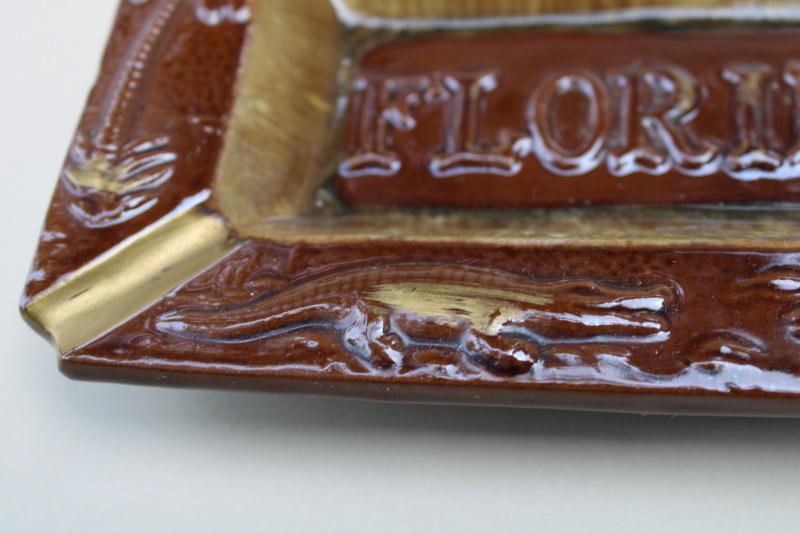 photo of vintage Florida souvenir, big ashtray w/ alligators & flamingos, made in Japan red ware #3