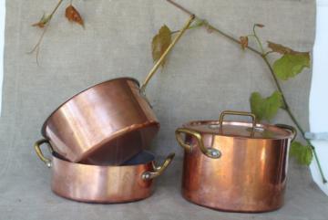 catalog photo of vintage French copper cookware, stockpot, sauce pan w/ lid, brass handles