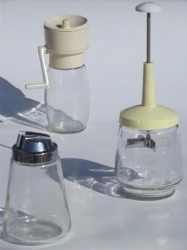 catalog photo of vintage Gemco hand crank grinder, chopper jar & large glass shaker