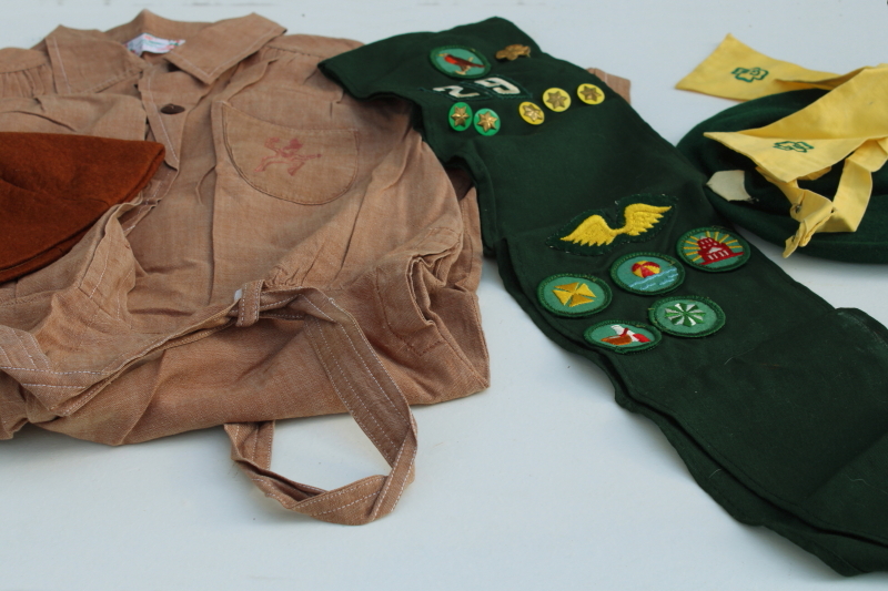 photo of vintage Girl Scouts sash badges pin & beret, Brownie uniform dress beanie #1