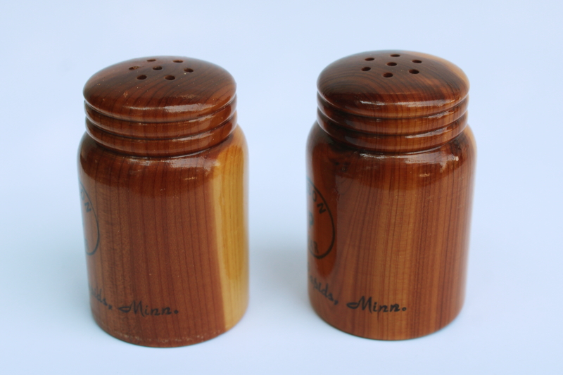 photo of vintage Grand Rapids Minnesota souvenir mini wood Mason jars salt & pepper shakers #2