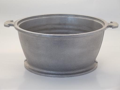 photo of vintage Guardian Service dutch oven & pot, Guardian Ware aluminum cookware  #4