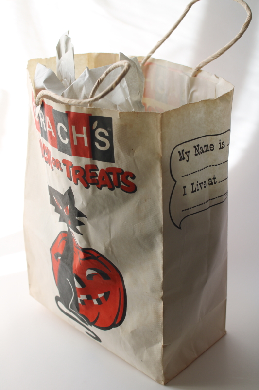 photo of vintage Halloween Brach's Trick or Treats paper treat bag, black cat & jack o lantern print #5