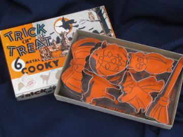 catalog photo of vintage Halloween cookie cutters in original box w/ holiday graphics