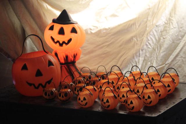 photo of vintage Halloween jack o lantern pumpkins - blow mold light, trick or treat pails #1