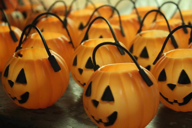 photo of vintage Halloween jack o lantern pumpkins - blow mold light, trick or treat pails #9