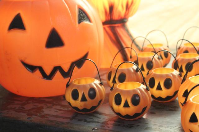 photo of vintage Halloween jack o lantern pumpkins - blow mold light, trick or treat pails #10