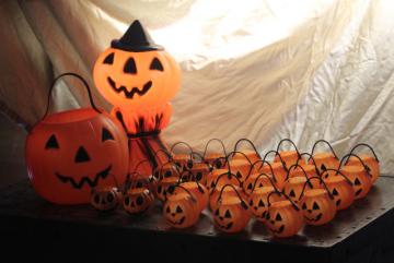 catalog photo of vintage Halloween jack o lantern pumpkins - blow mold light, trick or treat pails