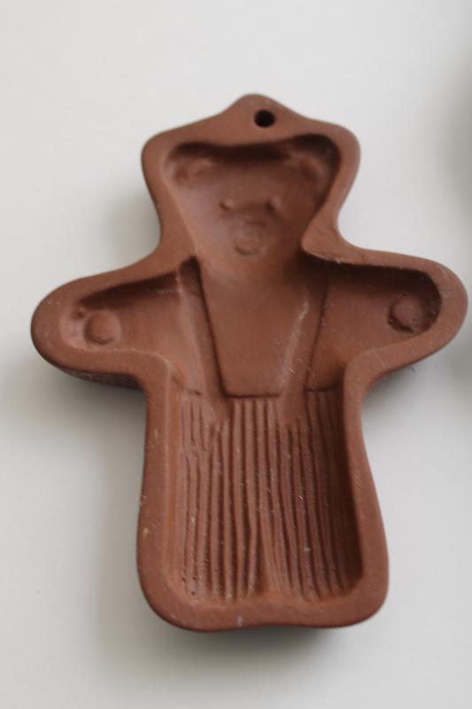 photo of vintage Hartstone stoneware cookie molds, fairy tale Three Bears bear family set #3