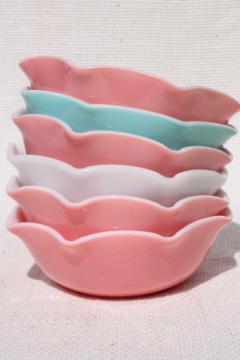 catalog photo of vintage Hazel Atlas crinoline pink & aqua ripple milk glass bowls or dessert dishes