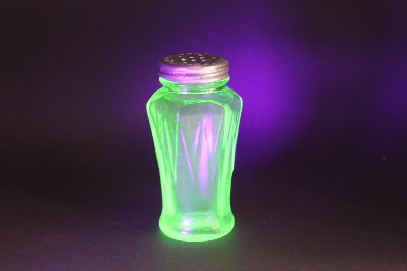 photo of vintage Hazel Atlas uranium green depression glass shaker jar, metal lid salt or pepper  #1