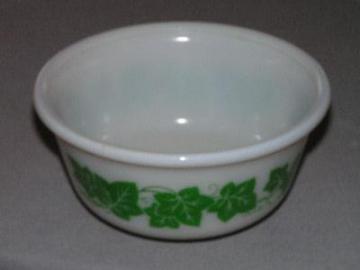 catalog photo of vintage Hazel-Atlas glass mixing bowl, green ivy