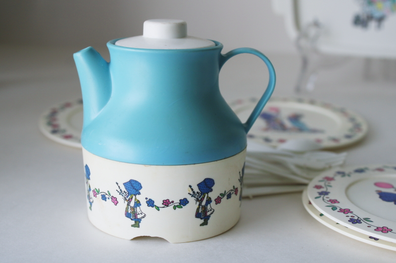 photo of vintage Holly Hobbie toy tea set, plastic doll dishes & pretend play kitchen pots & pans #4