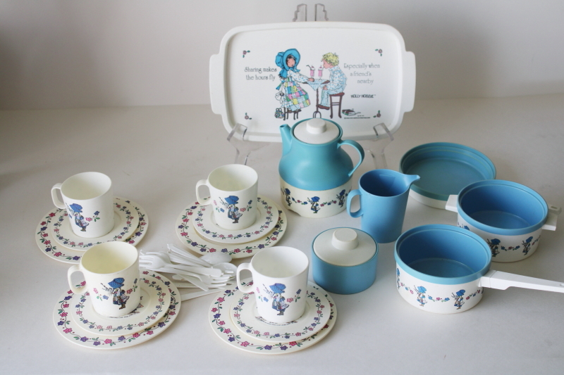 photo of vintage Holly Hobbie toy tea set, plastic doll dishes & pretend play kitchen pots & pans #6