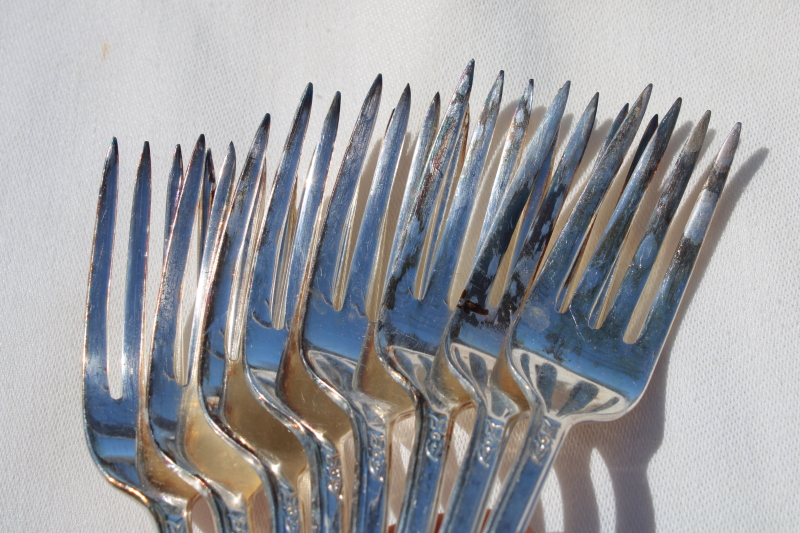 photo of vintage Holmes & Edwards silver plate flatware set for 8, Spring Garden pattern circa 1949 #10