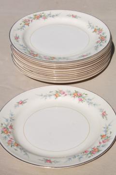 catalog photo of vintage Homer Laughlin eggshell Nautilus china dinner plates, Cashmere pattern floral