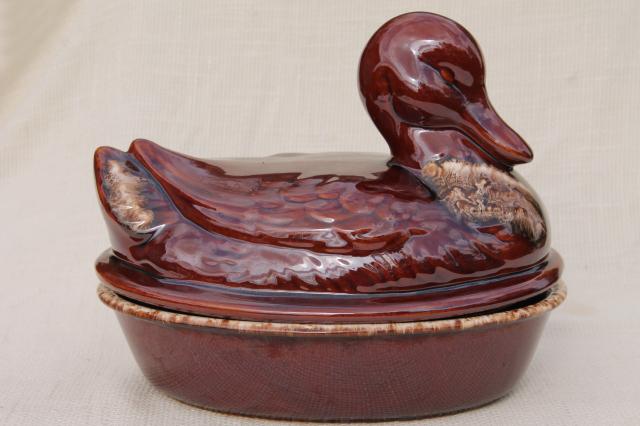 photo of vintage Hull brown drip pottery - covered casserole dish w/ duck cover #3