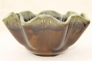 catalog photo of vintage Hull pottery green drip glaze bowl or flower pot planter