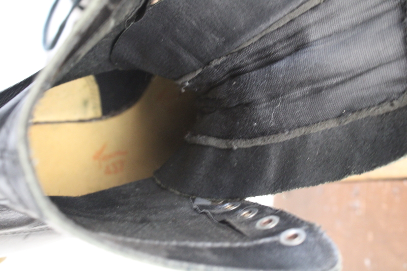 photo of vintage Hyde Chicago roller skates mens size 11, black leather boots, good wheels, carrying case  #5